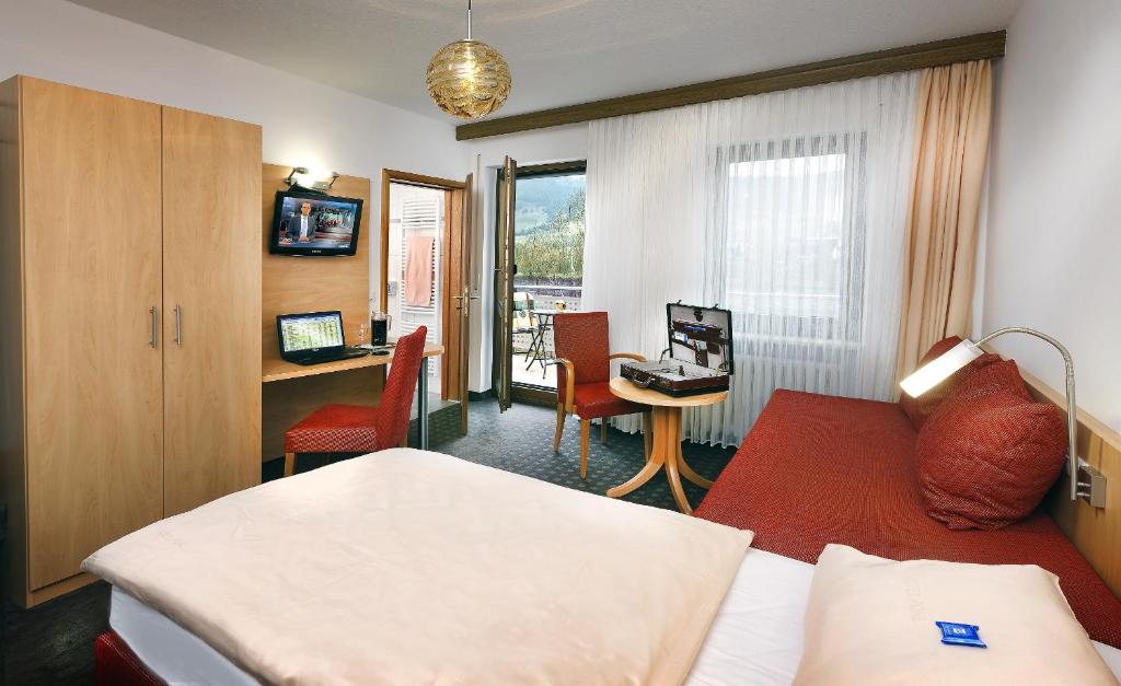 Hotel Pohl Kinheim Номер фото