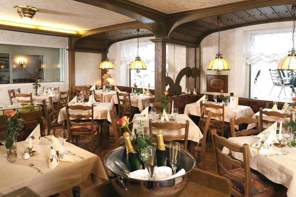 Hotel Pohl Kinheim Экстерьер фото