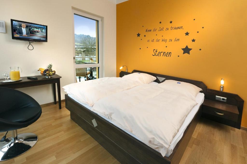 Hotel Pohl Kinheim Номер фото